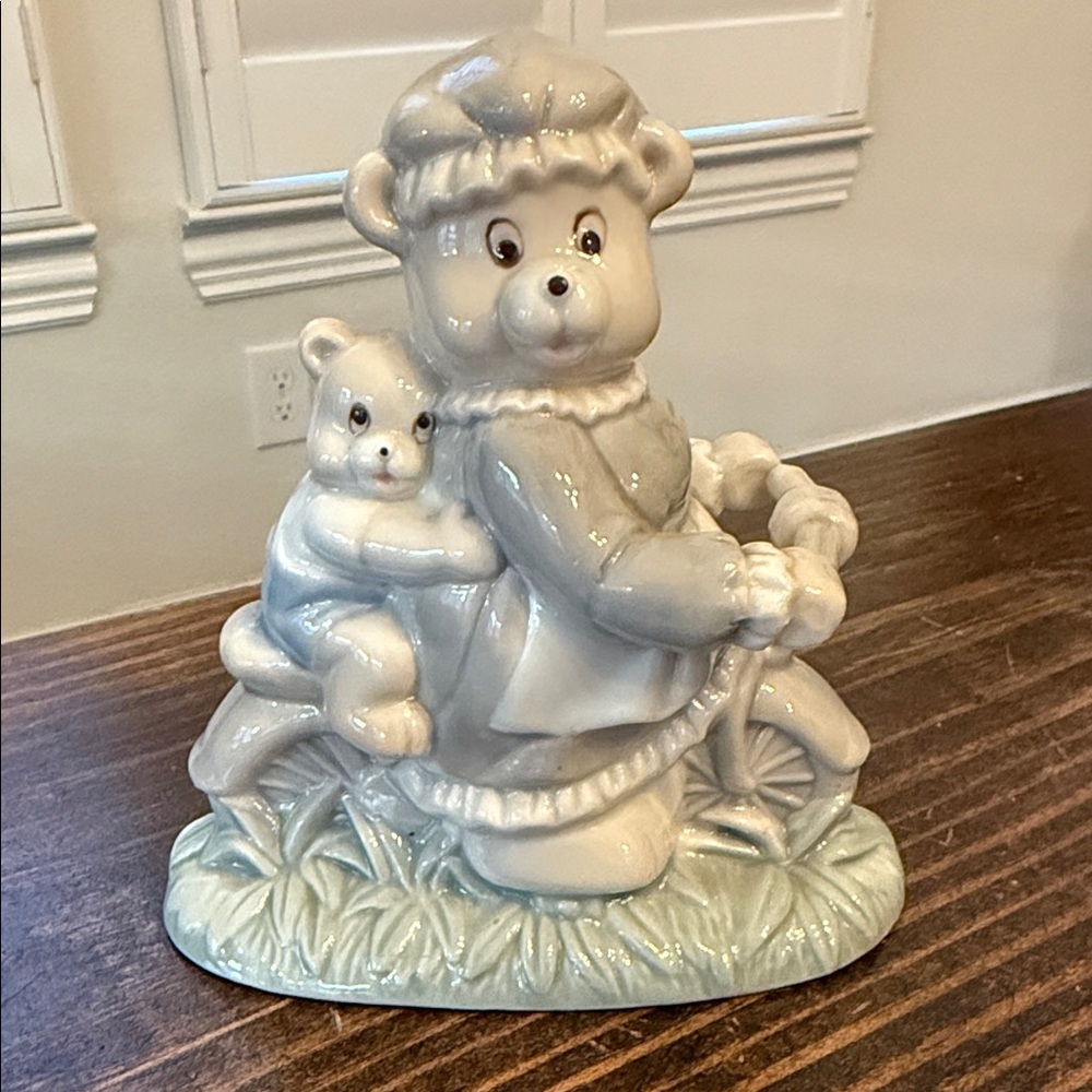 Charming Ceramic Bear Duo Figurine - Gray and Cream